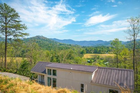 Photo of 480 Kimberly Ln, Franklin, NC 28734 (MLS # 26046928)