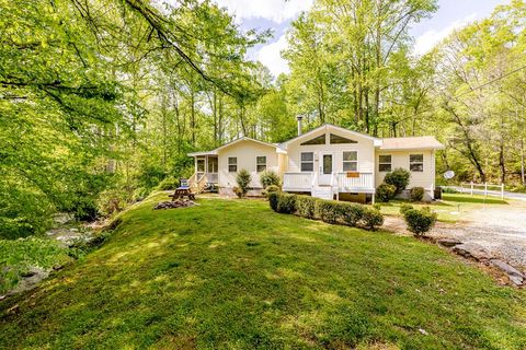 Photo of 200 Deep Gap Rd, Bryson City, NC 28713 (MLS # 26042829)