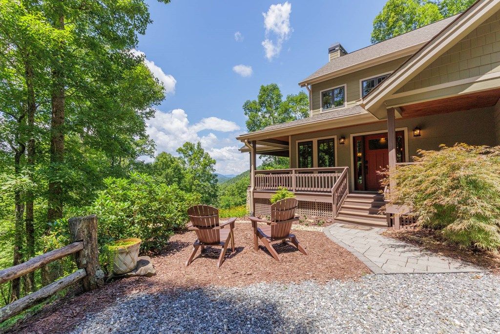 Photo of 353 Bartlett Glen Cove Drive, Bryson City, NC 28713 (MLS # 26042092)