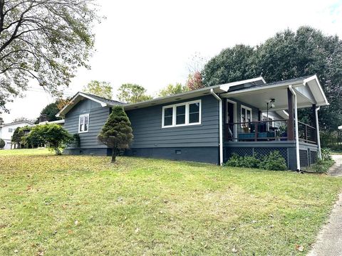 Photo of 116 Third Street, Franklin, NC 28734 (MLS # 26042959)