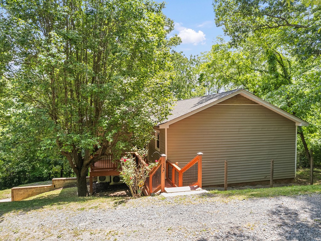 157 Highland Terrace