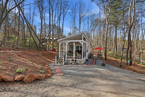Photo of 18 Whitetail Cove, Franklin, NC 28734 (MLS # 26046810)