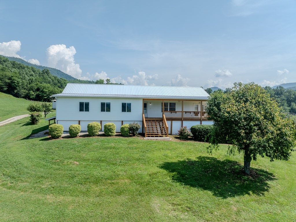 Photo of 1703 West Deep Creek Road, Bryson City, NC 28713 (MLS # 26042076)