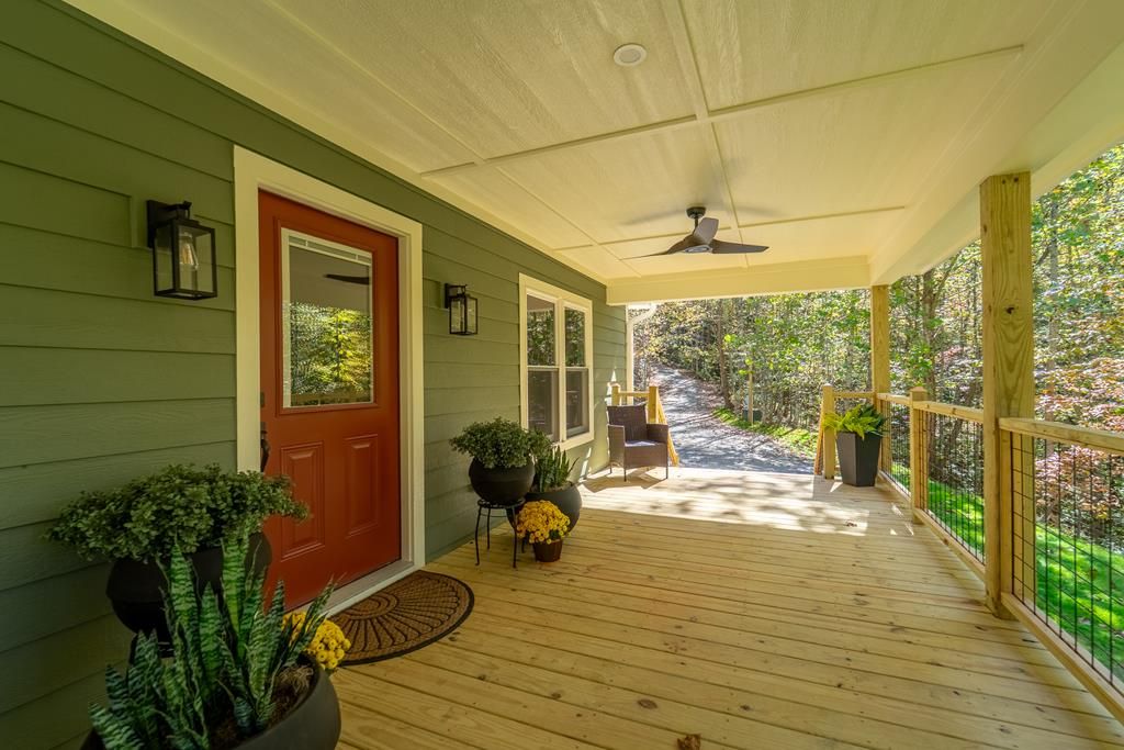 Photo of 241 Fallen Oak Dr, Sylva, NC 28779 (MLS # 26042448)