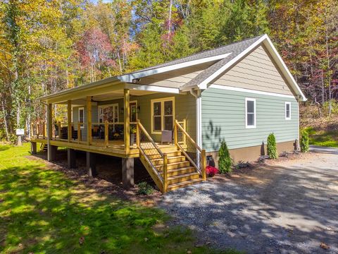Photo of 241 Fallen Oak Dr, Sylva, NC 28779 (MLS # 26042448)