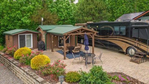 Photo of 172 Sunset View Trl, Franklin, NC 28734 (MLS # 26048351)