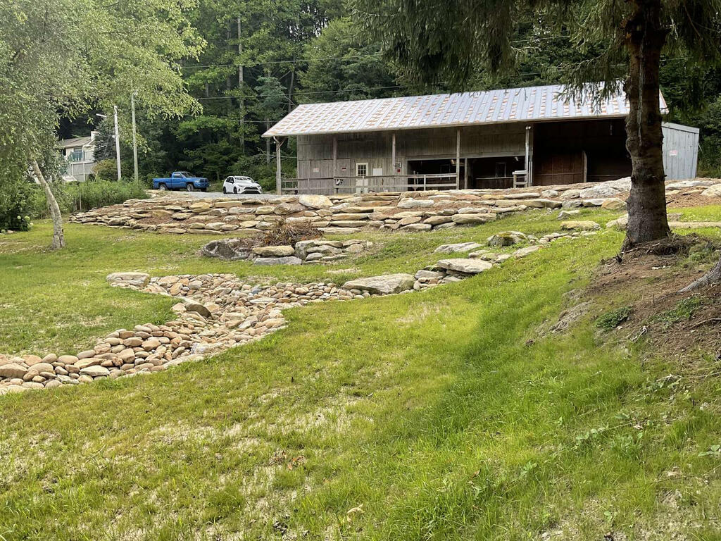 886 Chipmunk Trail