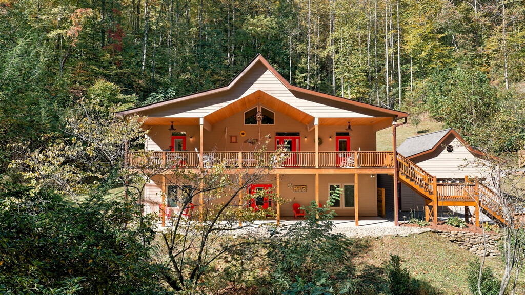 Photo of 151 High Grove Parkway, Whittier, NC 28789 (MLS # 26048830)