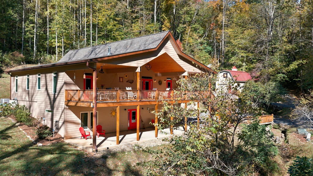 Photo of 151 High Grove Parkway, Whittier, NC 28789 (MLS # 26048830)