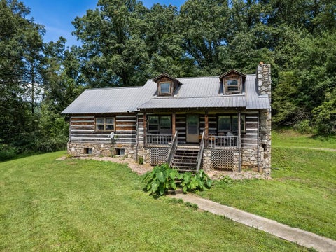 Photo of 831 Qualla Road, Waynesville, NC 28785 (MLS # 26048341)