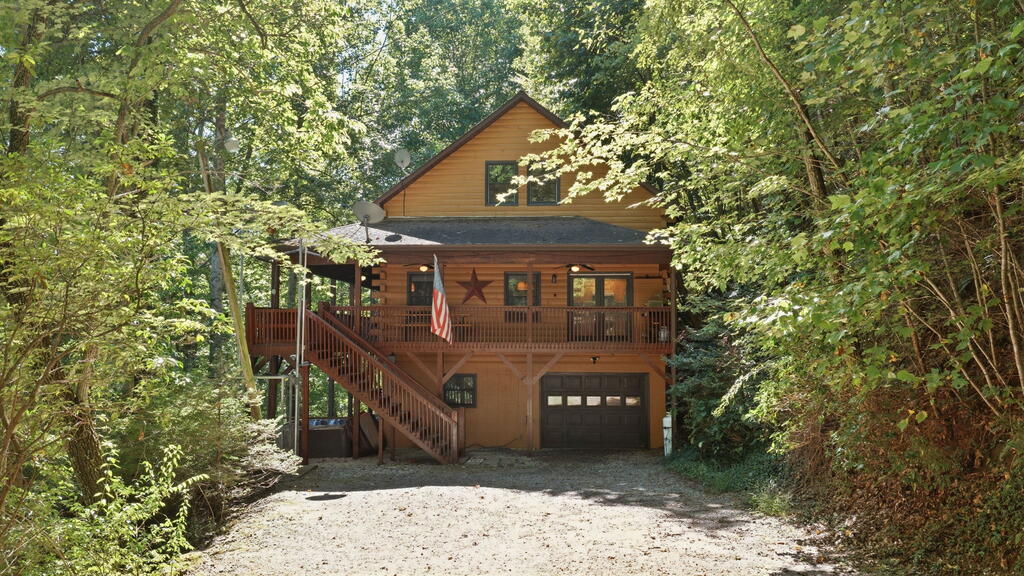 Photo of 355 Oak Ridge Lane, Whittier, NC 28789 (MLS # 26048619)