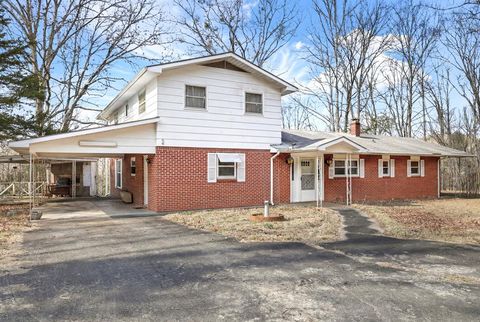 Photo of 175 Ellijay Road, Franklin, NC 28734 (MLS # 26045450)