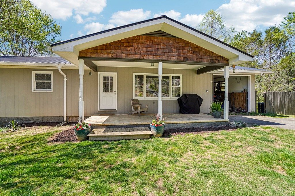 Photo of 441 Franklin Grove Rd, Bryson City, NC 28713 (MLS # 26046887)