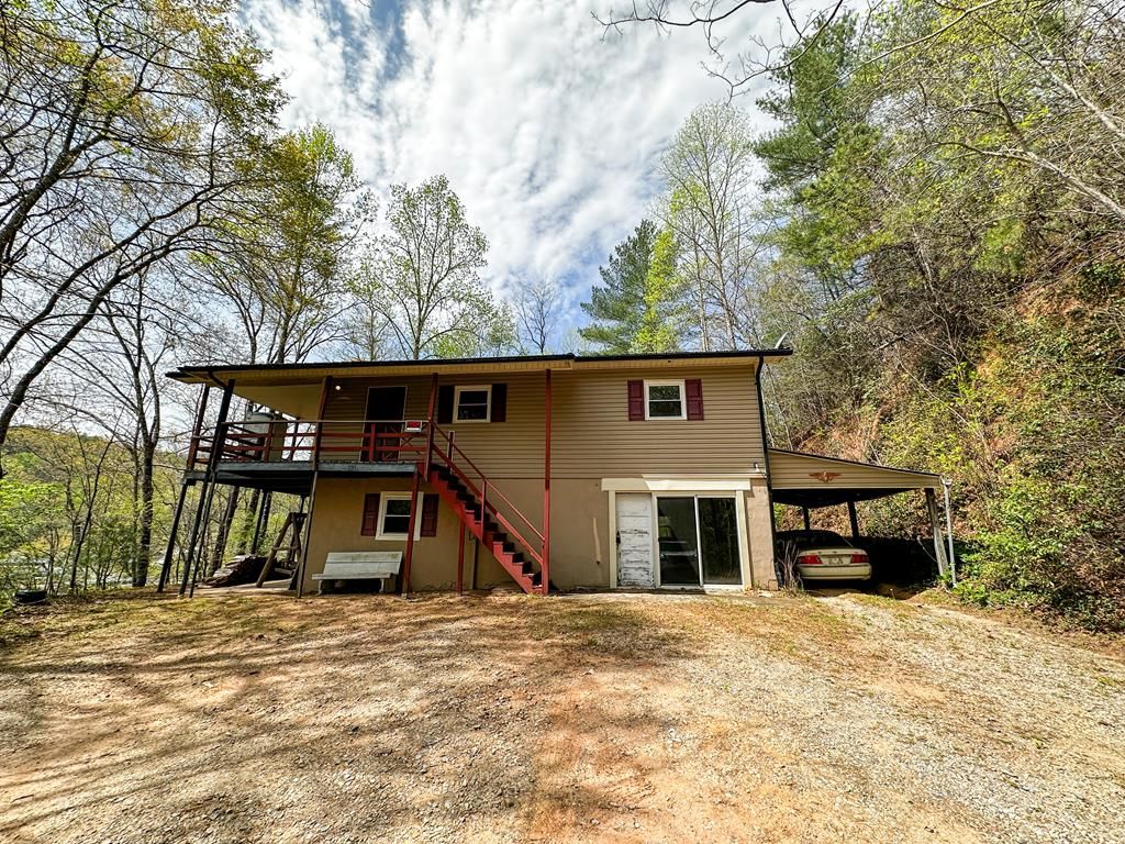 Photo of 81 Lower Stecoah Rd, Robbinsville (Graham), NC 28771 (MLS # 26046902)