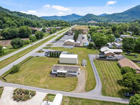 Photo of 25 Lester Lane, Waynesville, NC 28785 (MLS # 26047429)