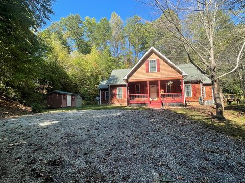 Photo of 361 Meadowbrook Lane, Bryson City, NC 28713 (MLS # 26042631)