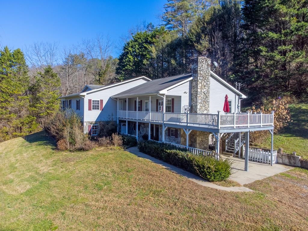Photo of 359 Husky Road, Bryson City, NC 28713 (MLS # 26042893)