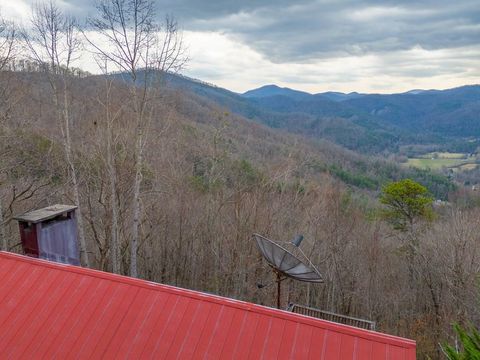 Photo of 581 Mountain Laurel Drive, Franklin, NC 28734 (MLS # 26040365)