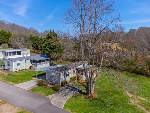 Photo of 26 K Lane, Franklin, NC 28734 (MLS # 26046734)