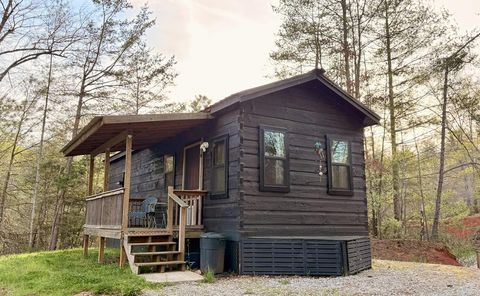 Photo of 9 Vista Circle, Franklin, NC 28734 (MLS # 26046861)