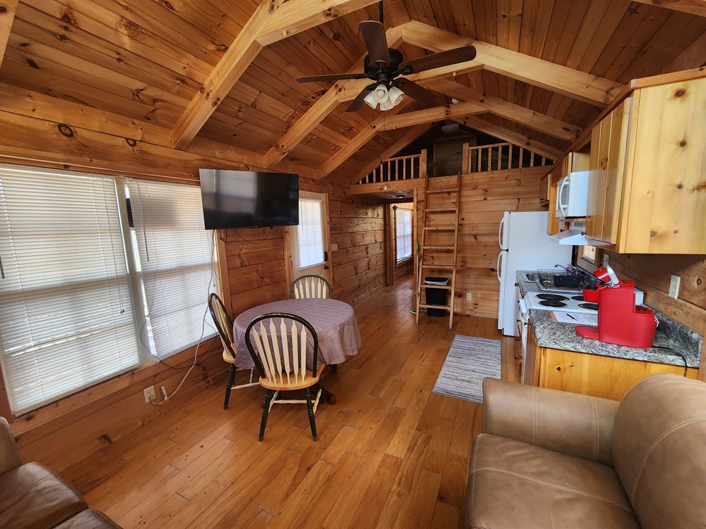 32 Cherokee Bluff