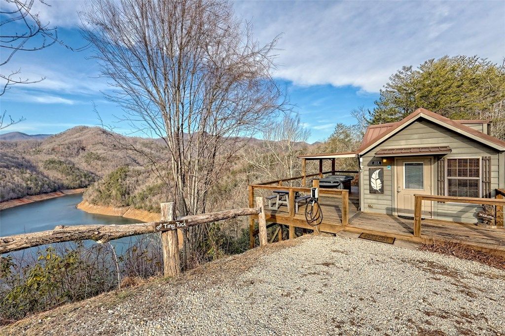 Photo of 1628 Round Hill, Bryson City, NC 28713 (MLS # 26046852)