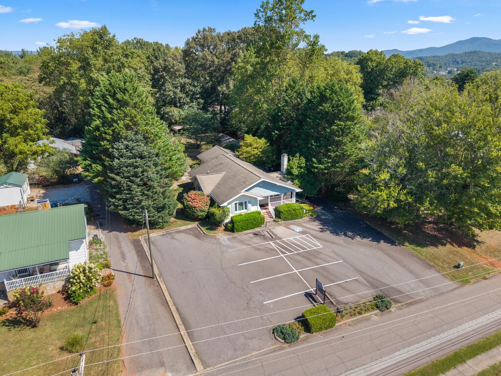 156 White Oak Street
