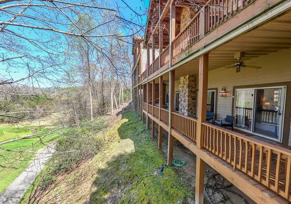 226 SAWGRASS DR UNIT 2, WHITTIER, NC 28789 - Image 996626ea7a4b30eb2ce2adc343ebfd57/154174678