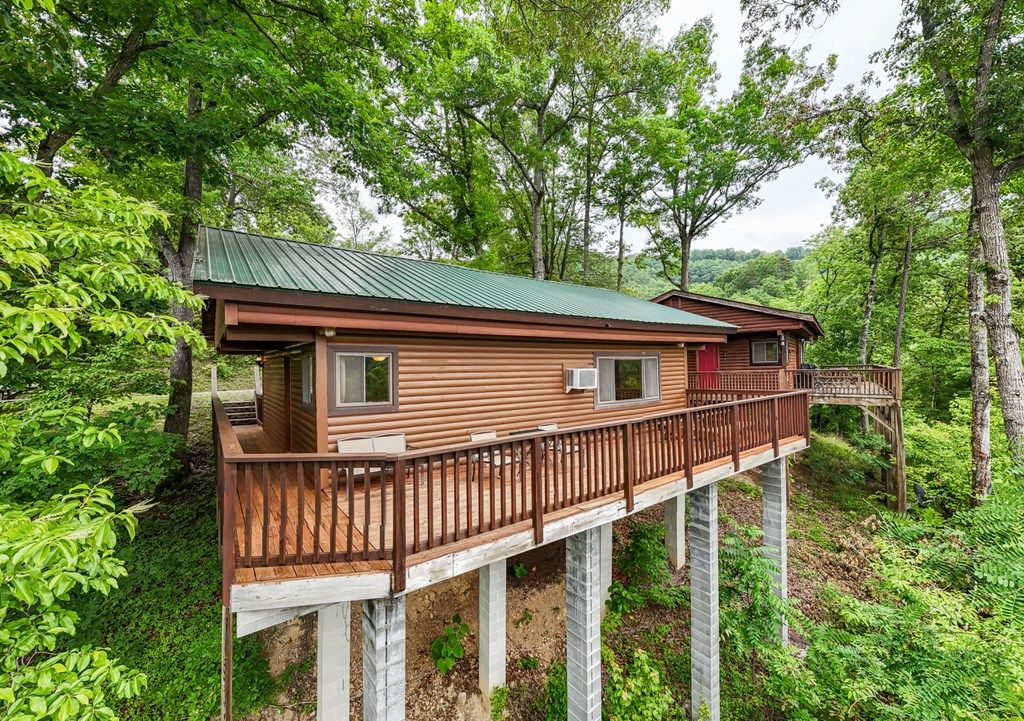 Photo of 307 Blue Ridge Parkway, Bryson City, NC 28713 (MLS # 26046663)