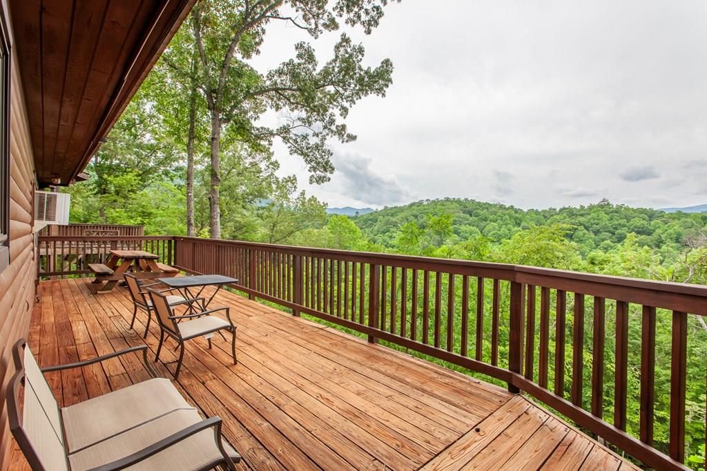 Photo of 307 Blue Ridge Parkway, Bryson City, NC 28713 (MLS # 26046663)
