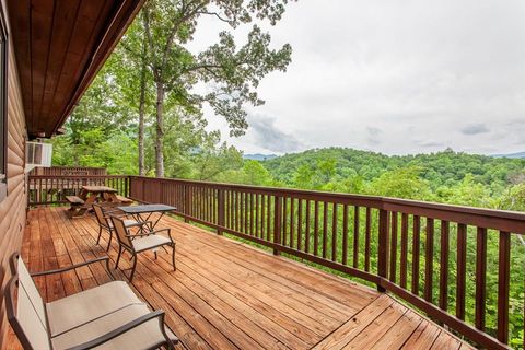 Photo of 307 Blue Ridge Parkway, Bryson City, NC 28713 (MLS # 26046663)