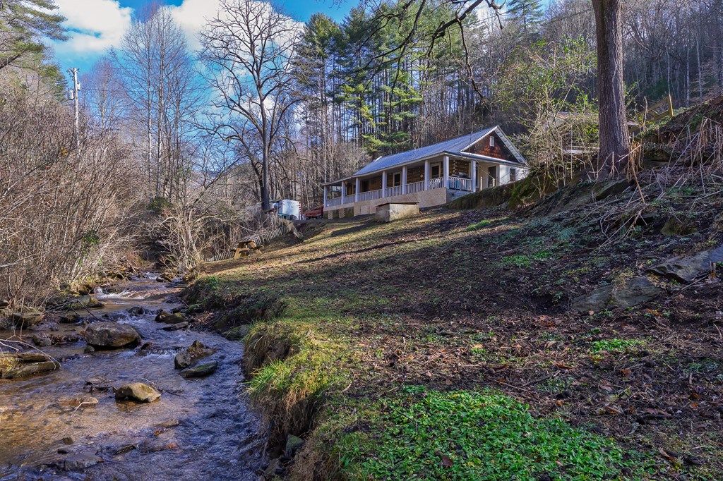 Photo of 2506 Wayehutta Rd, Cullowhee, NC 28723 (MLS # 26043039)
