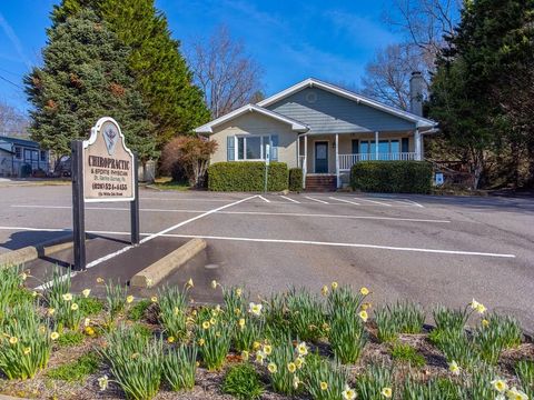 Photo of 156 White Oak Street, Franklin City Limits, NC 28734 (MLS # 26046681)