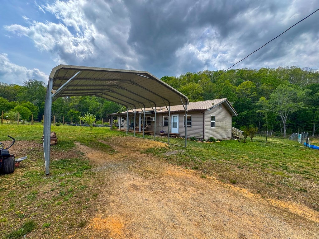3325 Pack Mountain Road