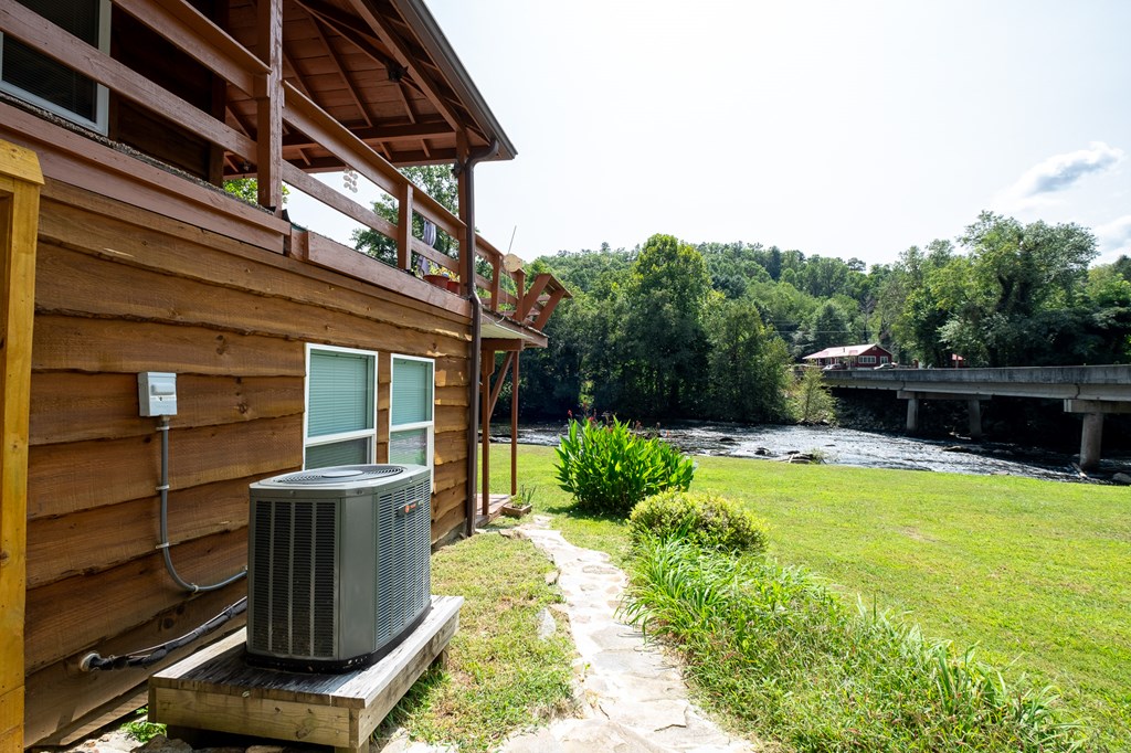 Whittier, North Carolina 28789, United States, 4 Bedrooms Bedrooms, ,3 BathroomsBathrooms,Residential,Active,42621