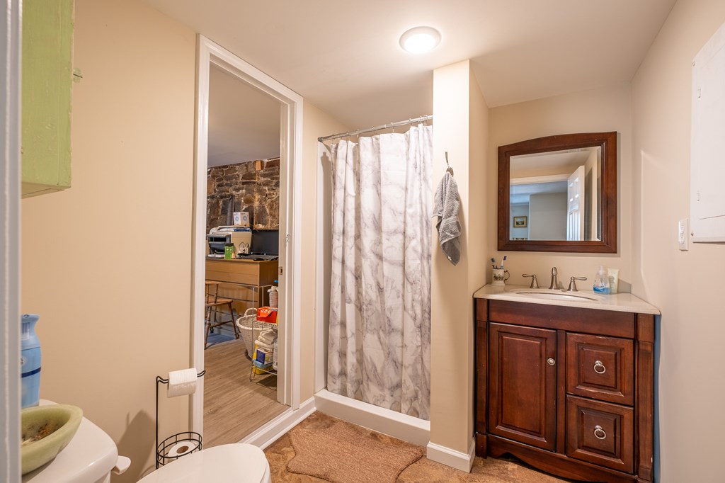 Whittier, North Carolina 28789, United States, 4 Bedrooms Bedrooms, ,3 BathroomsBathrooms,Residential,Active,42621