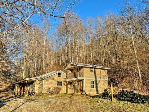 Photo of 1101 Otter Creek Rd, Topton, NC 28781 (MLS # 26044226)