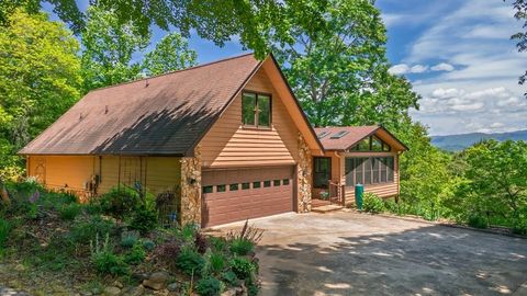 Photo of 111 Brooklynn Trl, Franklin, NC 28734 (MLS # 26047253)