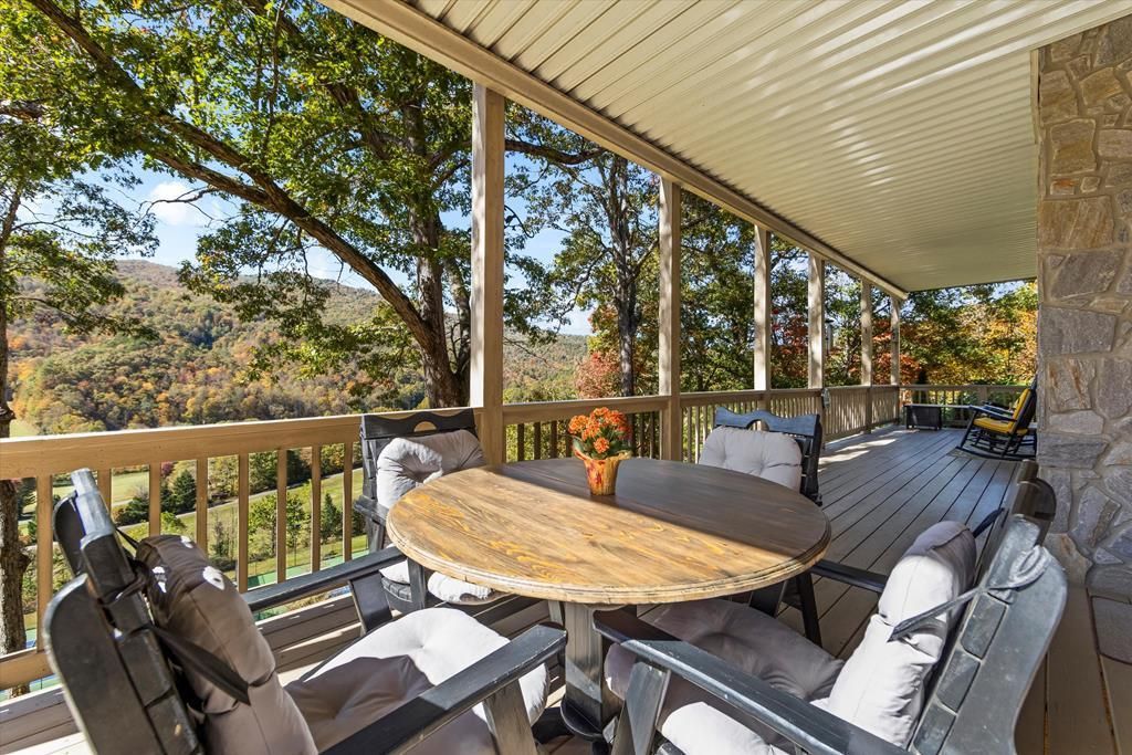 Photo of 120 White Oak Pointe Unit 5, Whittier, NC 28789 (MLS # 26046757)