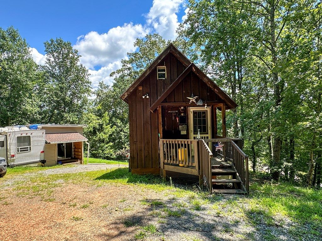 Photo of 214 Whittier Heights, Whittier, NC 28789 (MLS # 26041888)