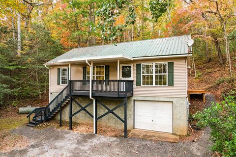 Photo of 300 Caleb's Way, Franklin, NC 28734 (MLS # 26042480) Photo of 300 Caleb's Way, Franklin, NC 28734 (MLS # 26042480)