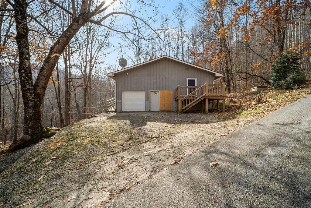 Photo of 4220 Tilley Creek Rd, Cullowhee, NC 28723 (MLS # 26042699)