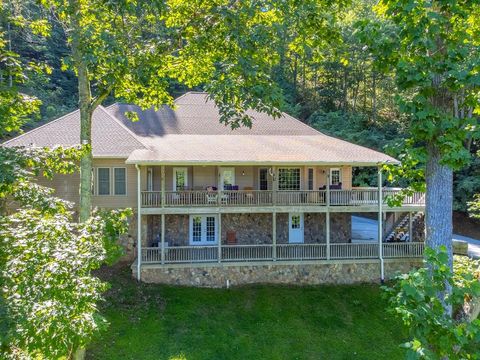 Photo of 1838 Coman Rd, Franklin, NC 28734 (MLS # 26046914)