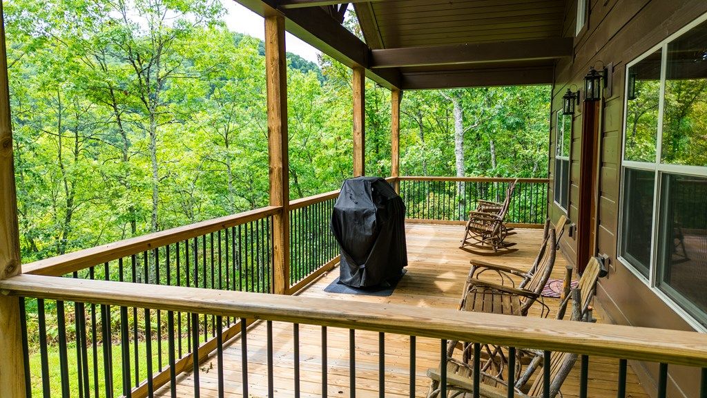 Photo of 229 Whitetail Ridge Dr, Stecoah, NC 28702 (MLS # 26041866)