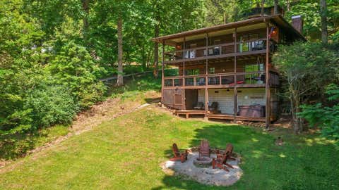 Photo of 86 Fairway Drive, Franklin, NC 28734 (MLS # 26047373)