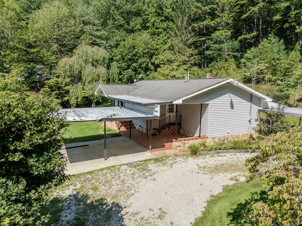 Photo of 365 Ed Jenkins Road, Bryson City, NC 28713 (MLS # 26041898)