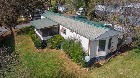 Photo of 211 Rolling Acres Trail, Franklin, NC 28734 (MLS # 26042555)