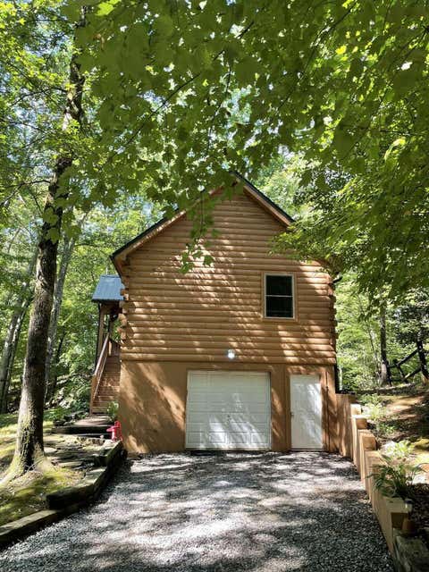 Photo of 266 Springbrook Drive, Franklin, NC 28734 (MLS # 26048279)