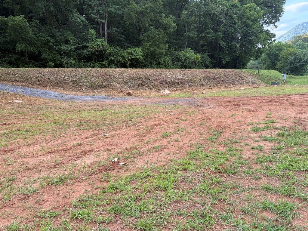00 Riverbend Rd.