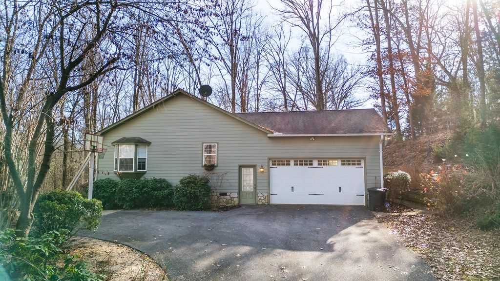 Photo of 241 Crocus Ln, Sylva, NC 28779 (MLS # 26045365)